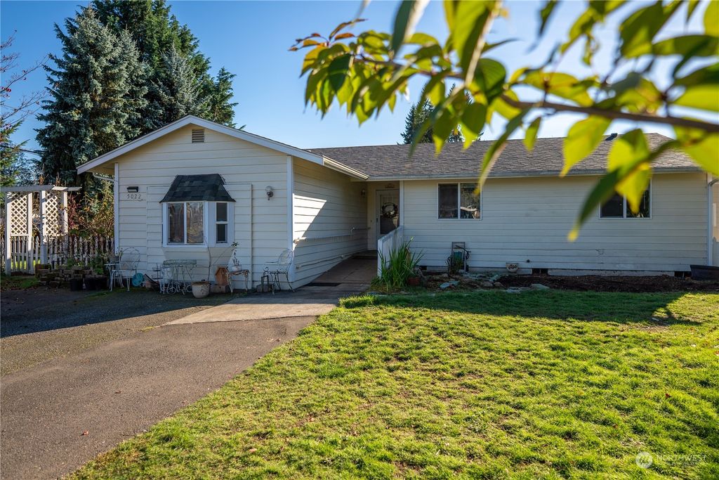 Photo of 5022 110th Place NE, Marysville, WA 98271 (MLS # 2172772)