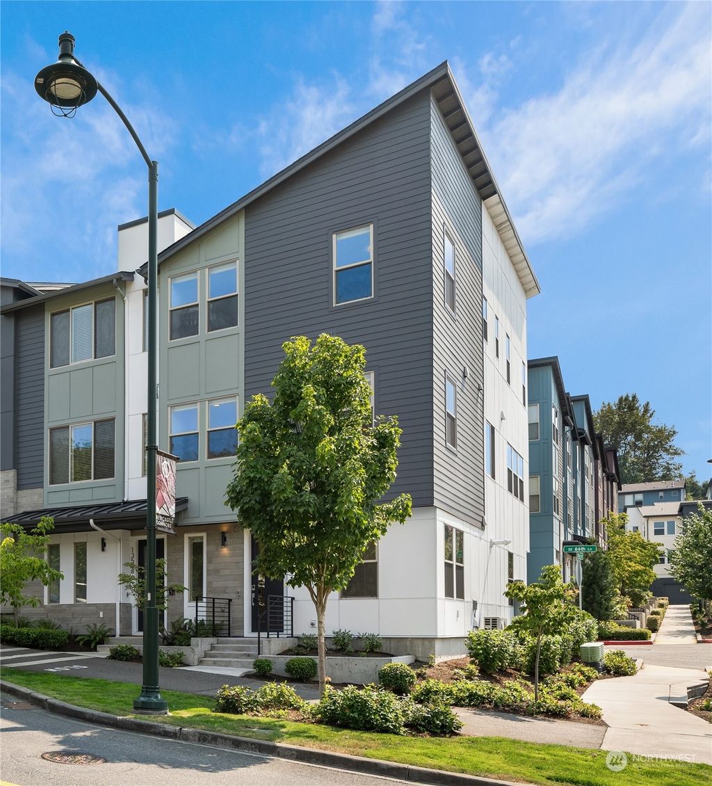 Photo of 13518 SE 66th Lane, Newcastle, WA 98059 (MLS # 2276237)