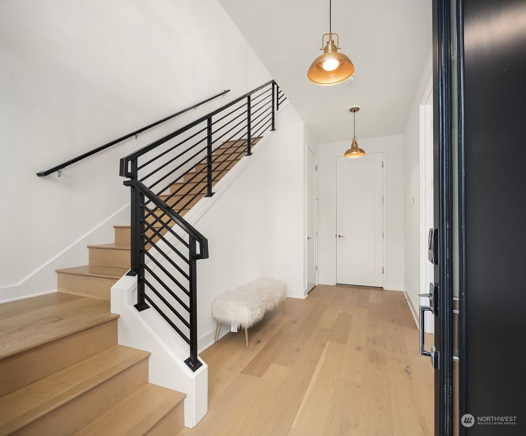 Photo of 13518 SE 66th Lane, Newcastle, WA 98059 (MLS # 2276237)