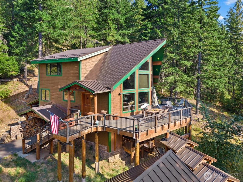 301 Carillon Cove Drive