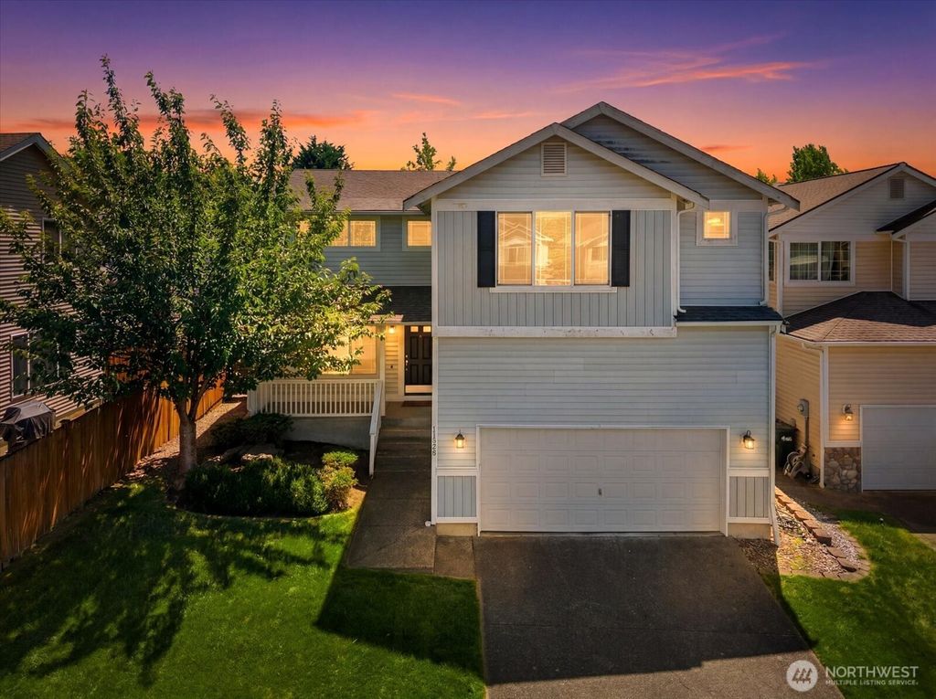 Photo of 11820 126th Street Ct E, Puyallup, WA 98374 (MLS # 2546642)