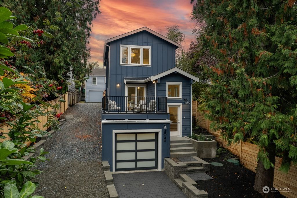 Photo of 4049 30th Avenue W, Seattle, WA 98199 (MLS # 2306177)