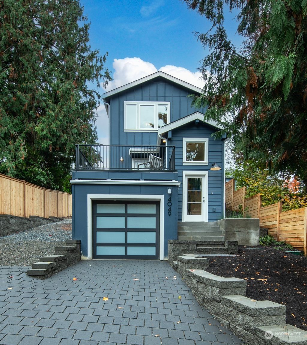 Photo of 4049 30th Avenue W, Seattle, WA 98199 (MLS # 2306177)