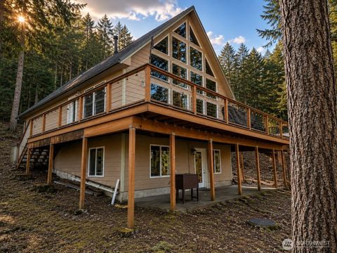 Photo of 70 N Rim view Place, Hoodsport, WA 98548 (MLS # 2488183)
