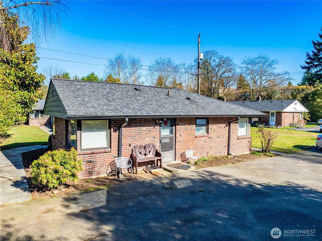 Photo of 1014 SW 154th Street, Burien, WA 98166 (MLS # 2378361)