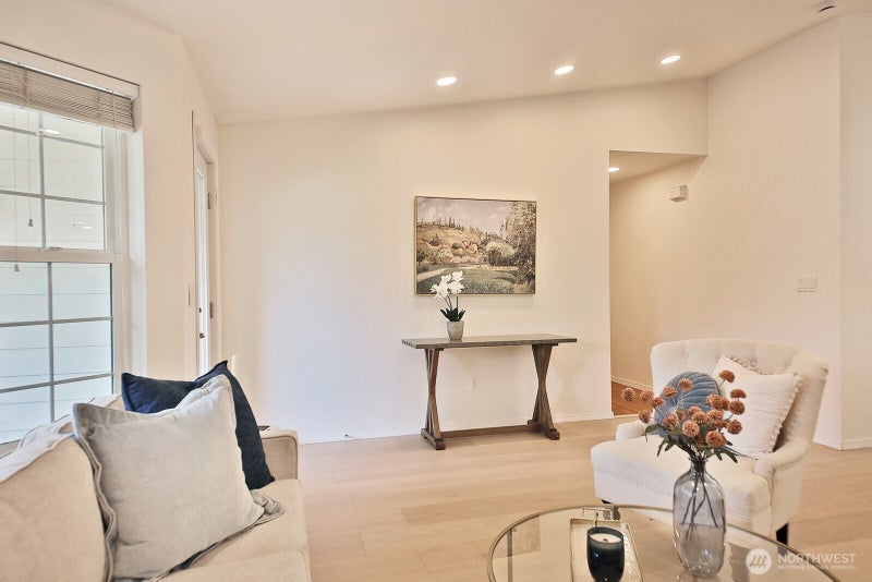 4323 Shadowood Drive