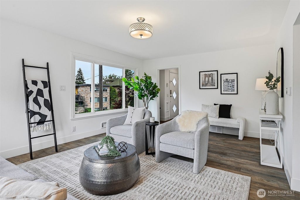 Photo of 1512 6th Avenue W, Seattle, WA 98119 (MLS # 2593276)