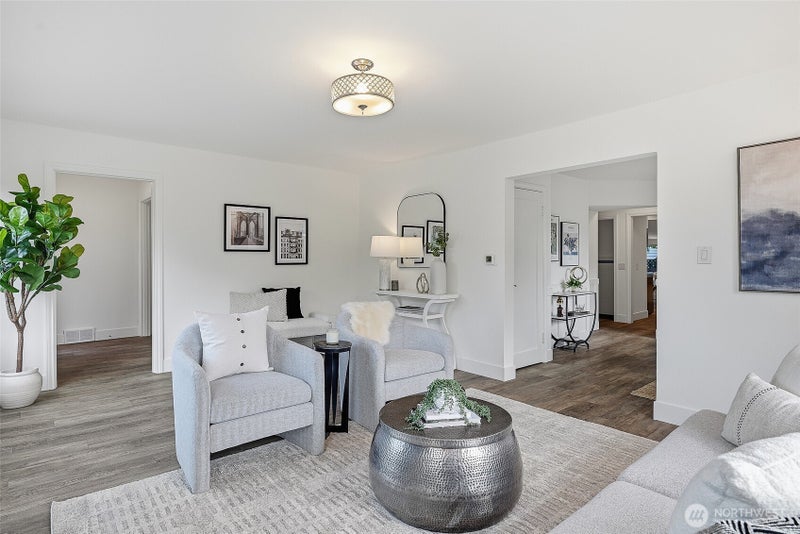 1512 6th Avenue W