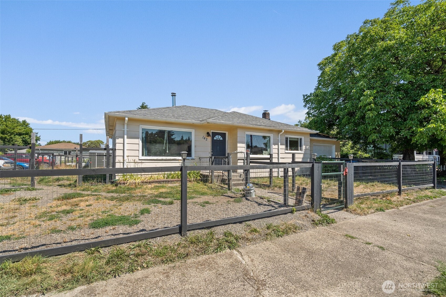 142 Wichman Street S