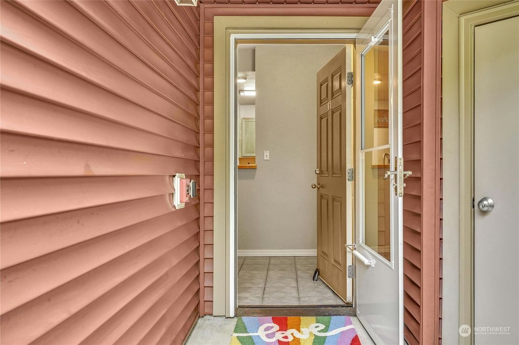 Photo of 15325 SE 155th Place #T1, Renton, WA 98058 (MLS # 2268817)