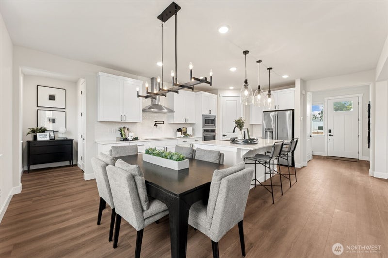 2218 Oak Court 2