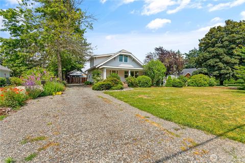 Photo of 1584 Main Street, Lynden, WA 98264 (MLS # 2396905)