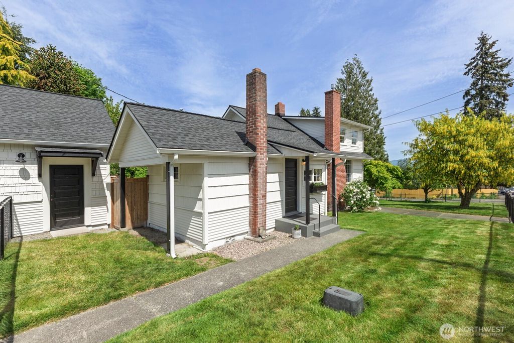 Photo of 7414 Cascade Drive #1, Everett, WA 98203 (MLS # 2389958)