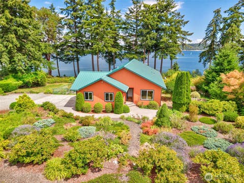 Photo of 1320 Prospect Avenue, Port Townsend, WA 98368 (MLS # 2559091)