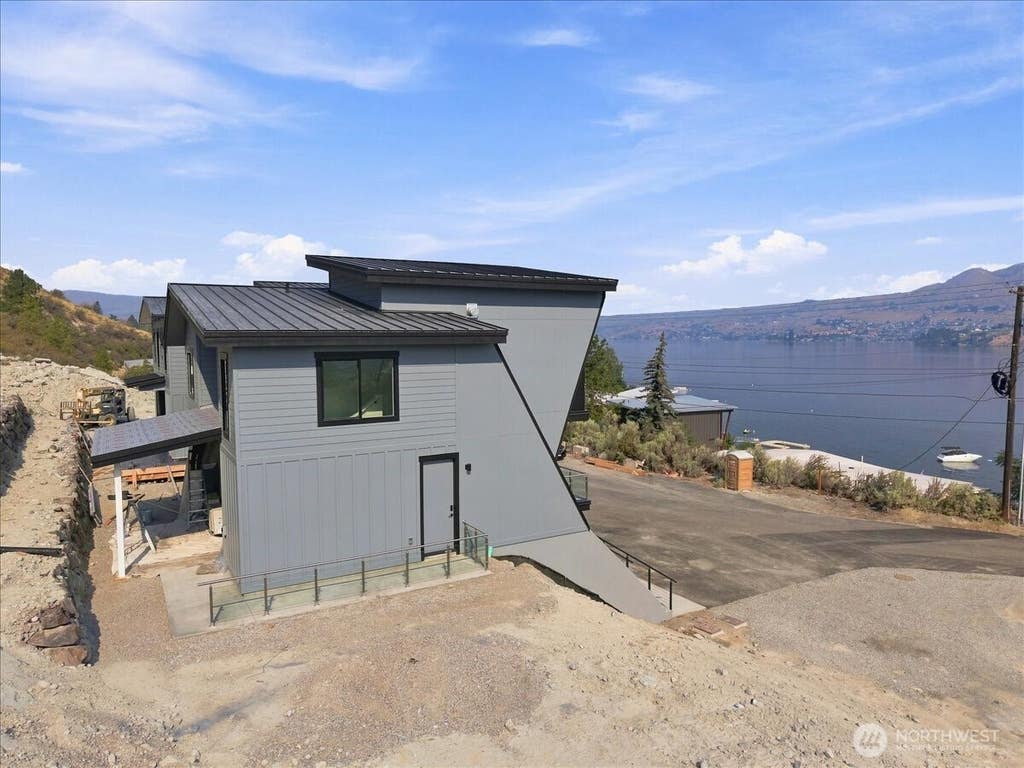 Photo of 1891 W Prospect Street, Chelan, WA 98816 (MLS # 2571233)