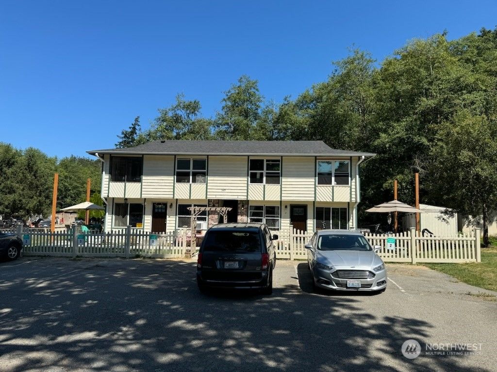 Photo of 3429 136th St St SW, Lynnwood, WA 98087 (MLS # 2267950)