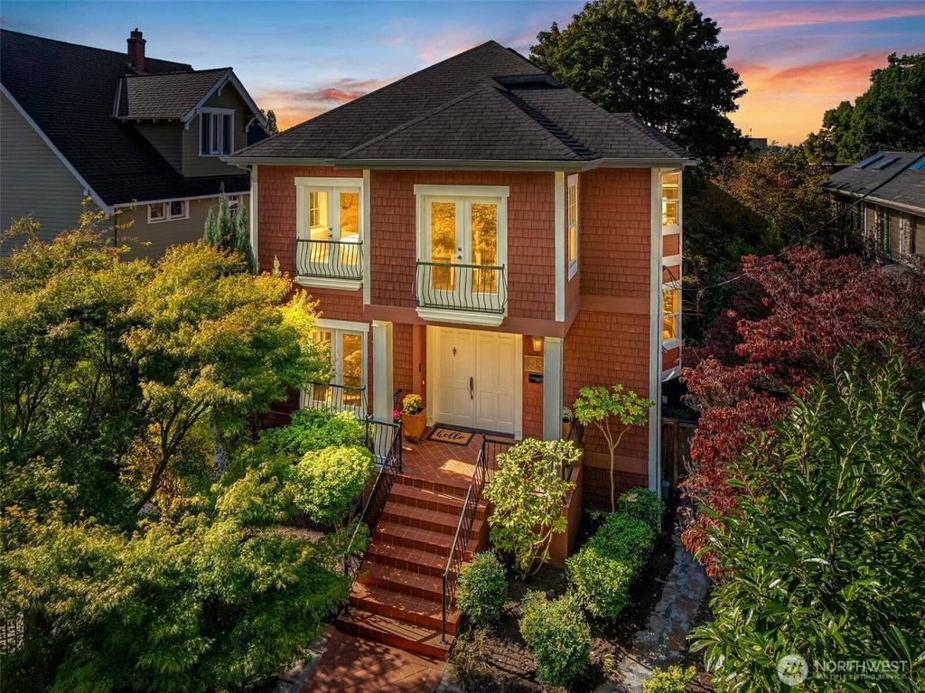 Photo of 1147 Federal Avenue E, Seattle, WA 98102 (MLS # 2443363)