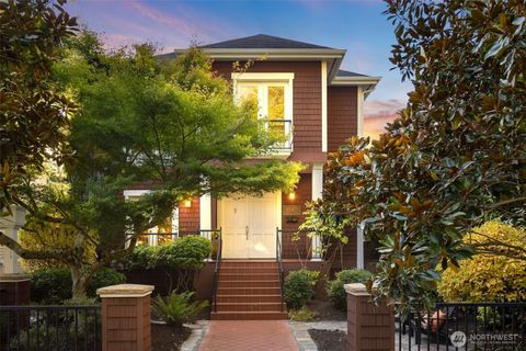 Photo of 1147 Federal Avenue E, Seattle, WA 98102 (MLS # 2443363)