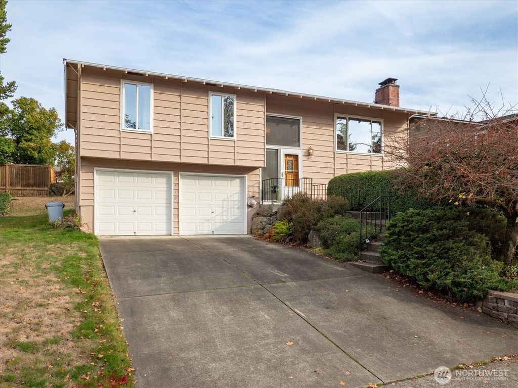 Photo of 13410 115th Avenue NE, Kirkland, WA 98034 (MLS # 2454142)