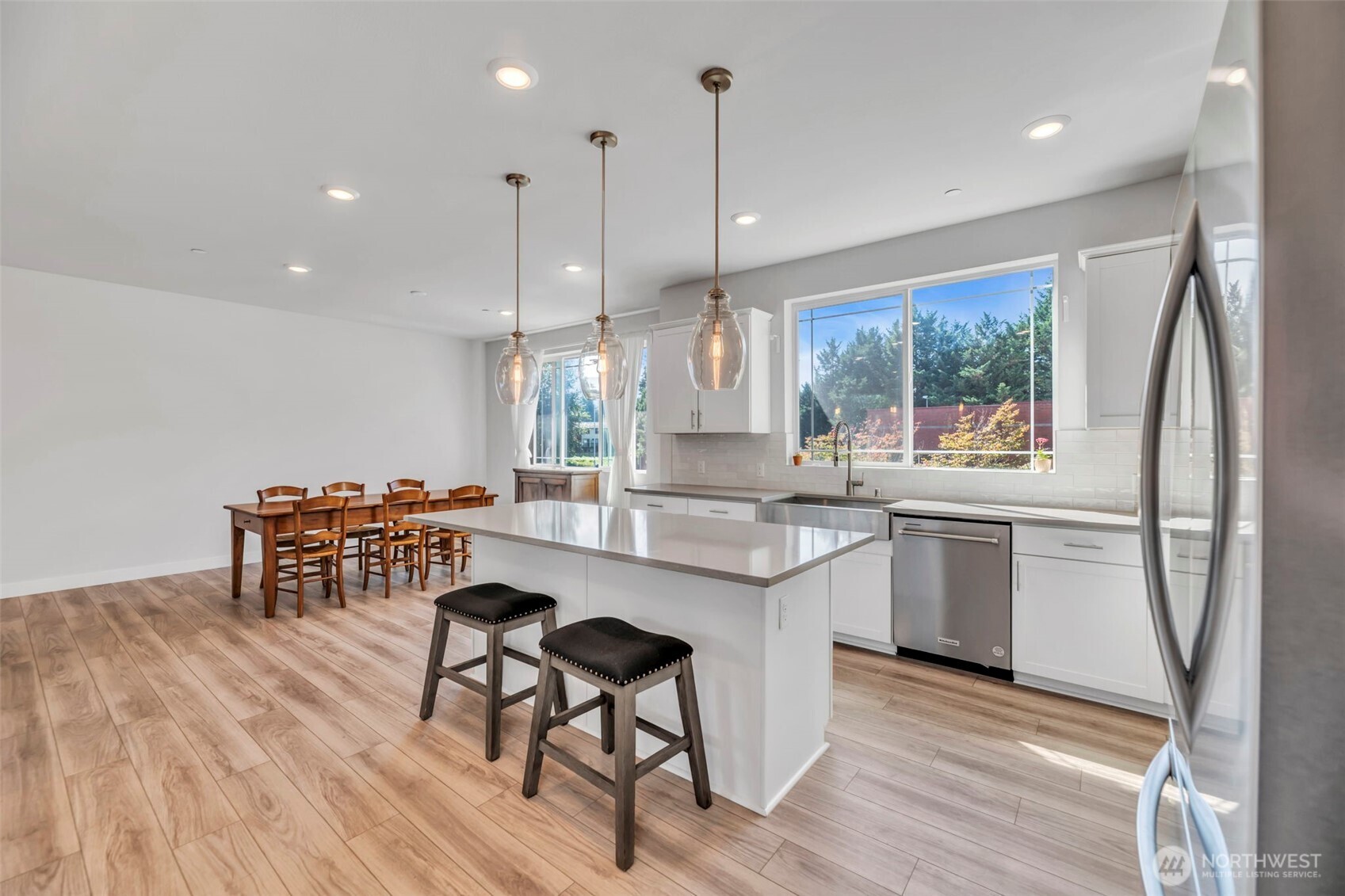 369 E Park Street D3