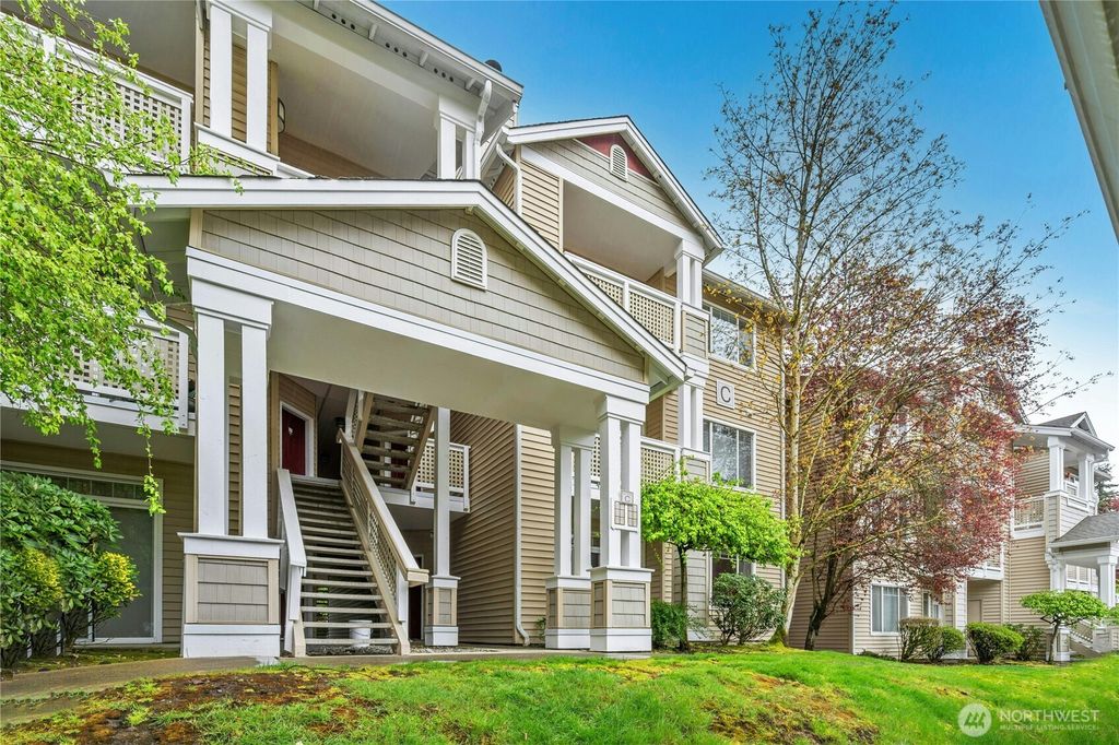 Photo of 15300 112th Avenue NE #C102, Bothell, WA 98011 (MLS # 2352668)