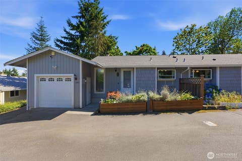 Photo of 5204 65th Avenue W, University Place, WA 98467 (MLS # 2565590)