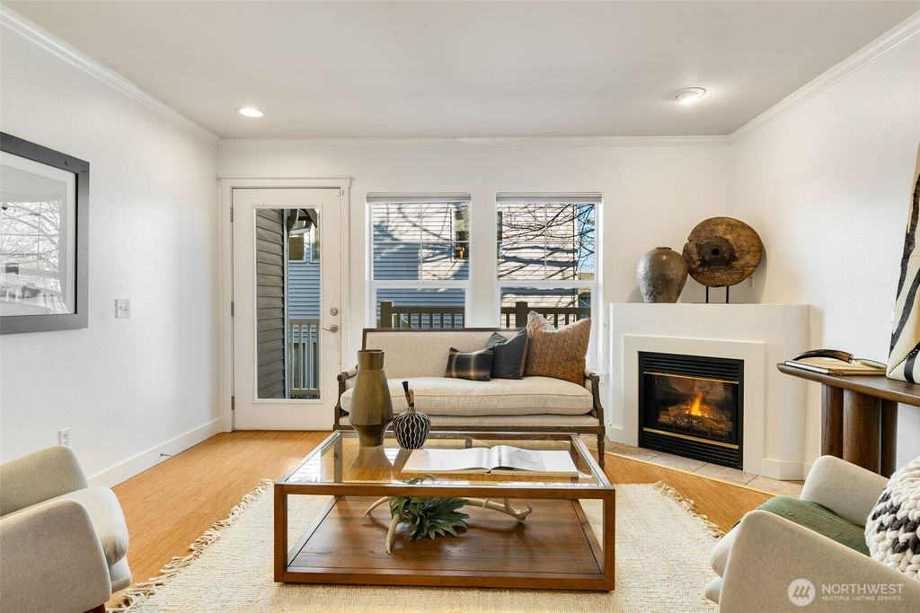 Photo of 206 24th Avenue E, Seattle, WA 98112 (MLS # 2497245)