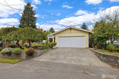 Photo of 1722 Glass Avenue NE, Olympia, WA 98506 (MLS # 2590952)