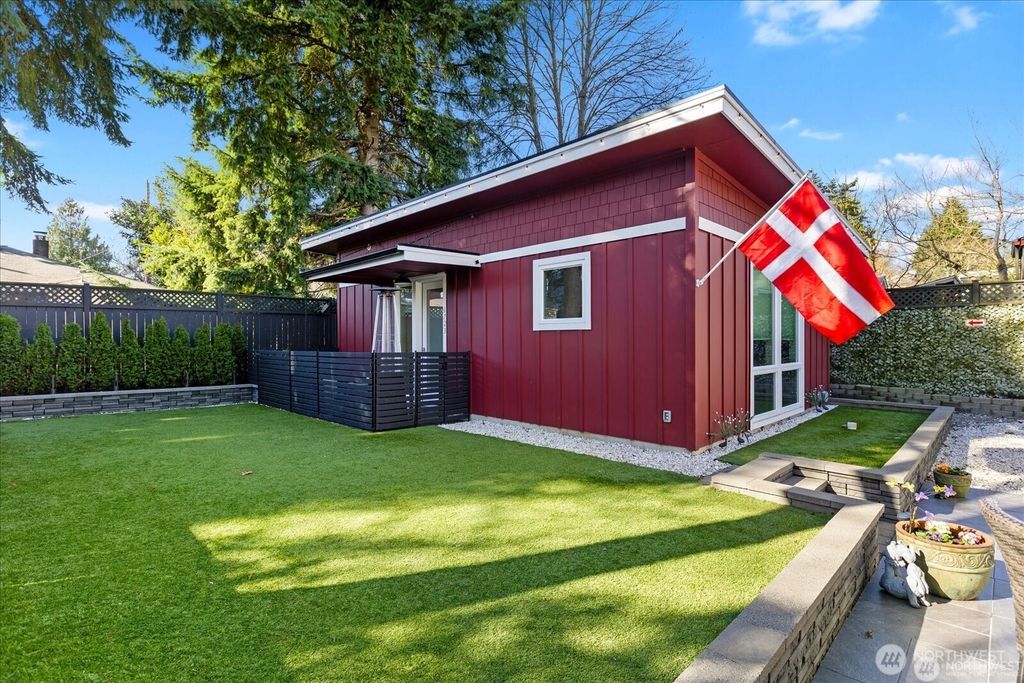 Photo of 6721 22nd Avenue NW, Seattle, WA 98117 (MLS # 2503612)