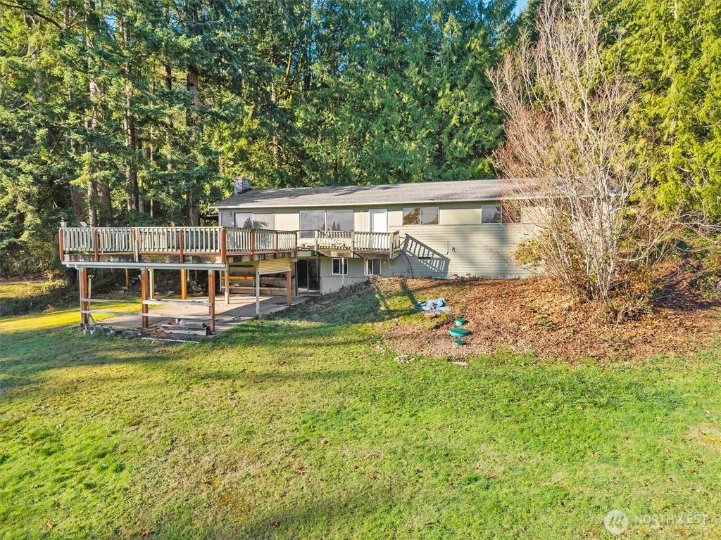 Photo of 12901 230th Avenue SE, Issaquah, WA 98027 (MLS # 2457570)