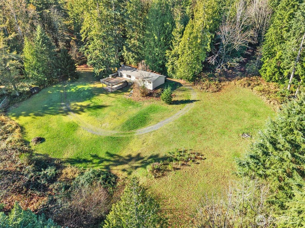 Photo of 12901 230th Avenue SE, Issaquah, WA 98027 (MLS # 2457570)