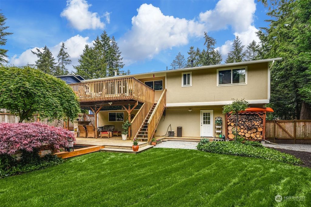 Photo of 709 216th Avenue NE, Sammamish, WA 98074 (MLS # 2328077)