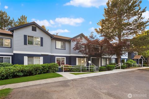 Photo of 10825 SE 200th Street #B203, Kent, WA 98031 (MLS # 2531919)