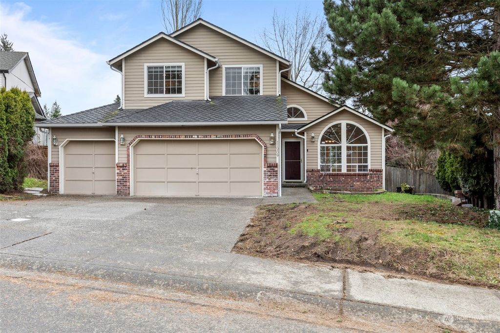 Photo of 11209 SE 179th Street, Renton, WA 98055 (MLS # 2202079)