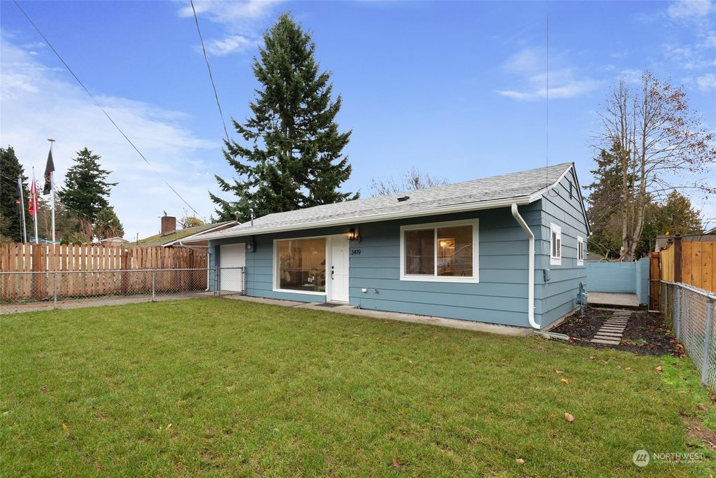 Photo of 3419 NE 6TH Place, Renton, WA 98056 (MLS # 2314174)