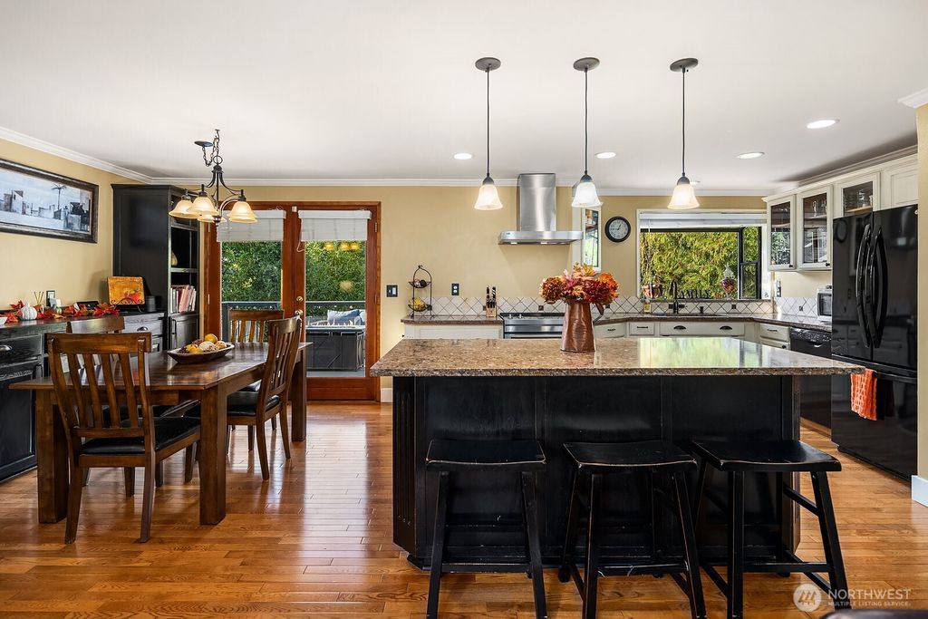 Photo of 13113 80th Avenue NE, Kirkland, WA 98034 (MLS # 2454778)