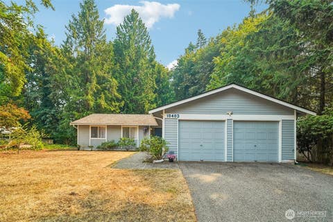 Photo of 10403 NE 135th Place, Kirkland, WA 98034 (MLS # 2565234)