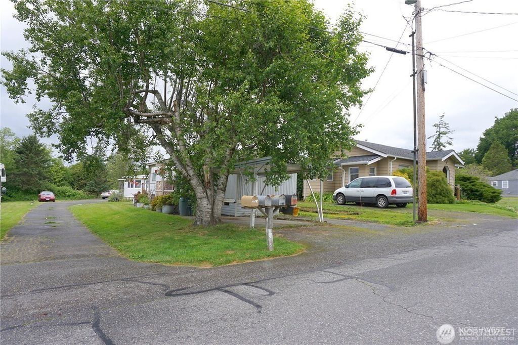 Photo of 3223 Greenwood Ave, Bellingham, WA 98225 (MLS # 2471672)