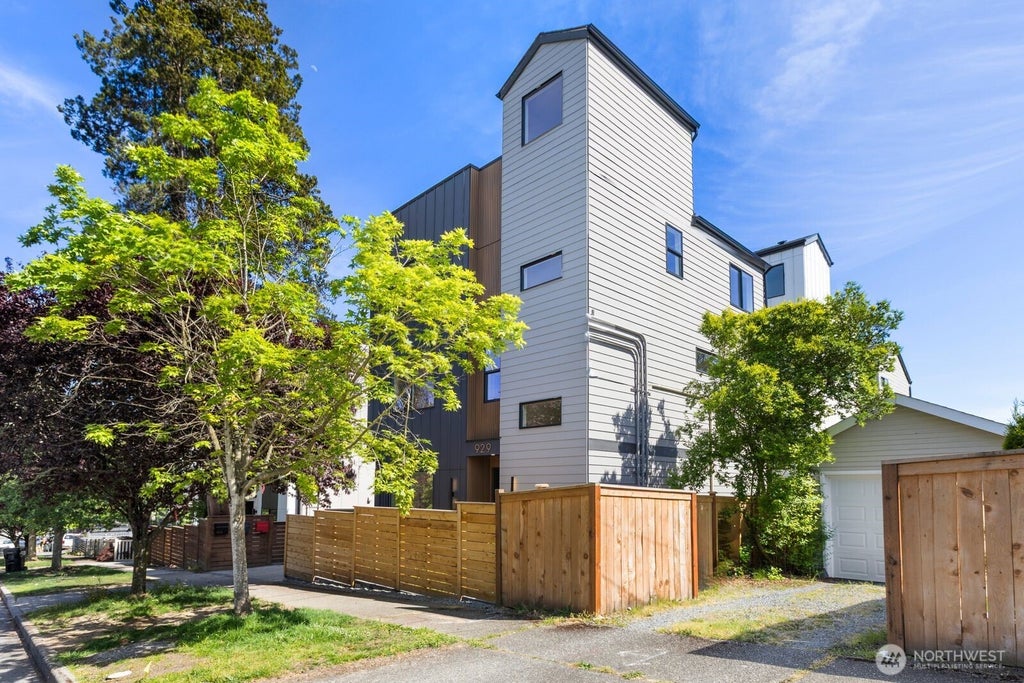 Photo of 929 N 87th Street, Seattle, WA 98103 (MLS # 2566177)