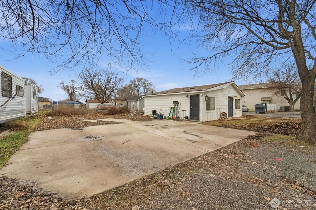 Photo of 306 E 5th Avenue, Warden, WA 98857 (MLS # 2478438)