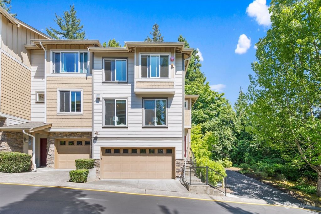 Photo of 21324 SE 42nd Place, Issaquah, WA 98029 (MLS # 2137947)