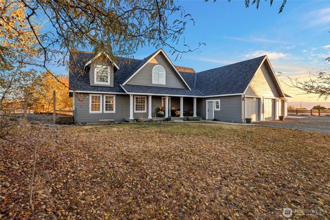 Photo of 660 Buckboard Lane, Ellensburg, WA 98926 (MLS # 2450789)