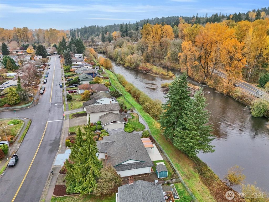 Photo of 1808 Riverview Drive NE, Auburn, WA 98002 (MLS # 2455915)