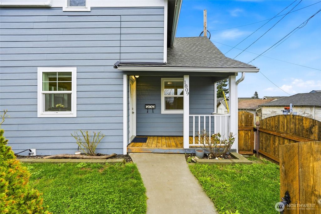 Photo of 1809 21st Street, Everett, WA 98201 (MLS # 2477864)