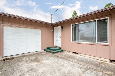 Photo of 3257 Pine Street, Longview, WA 98632 (MLS # 2549425)