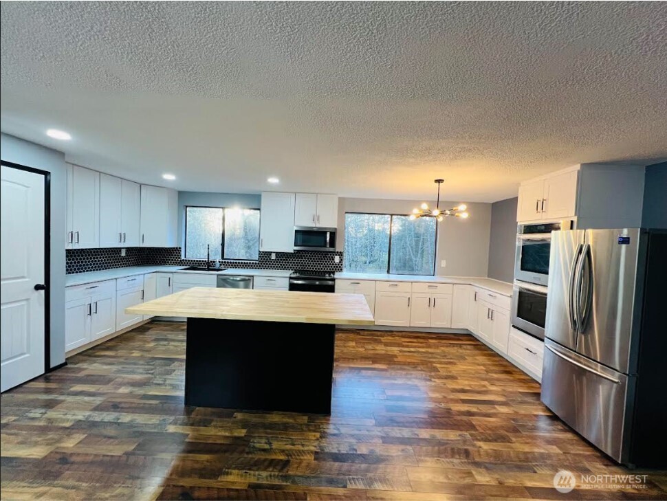 1412 Centralia Alpha Road