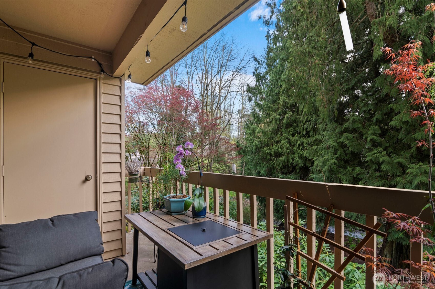 Kirkland, Washington 98034, United States, 2 Bedrooms Bedrooms, ,1 BathroomBathrooms,Residential,Active,106217