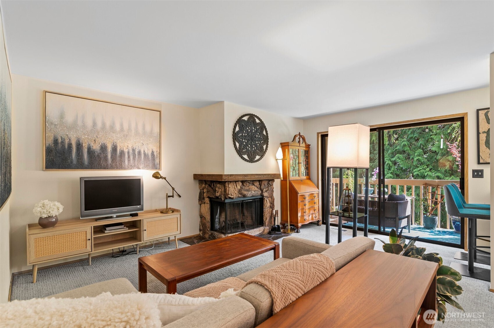 Kirkland, Washington 98034, United States, 2 Bedrooms Bedrooms, ,1 BathroomBathrooms,Residential,Active,106217