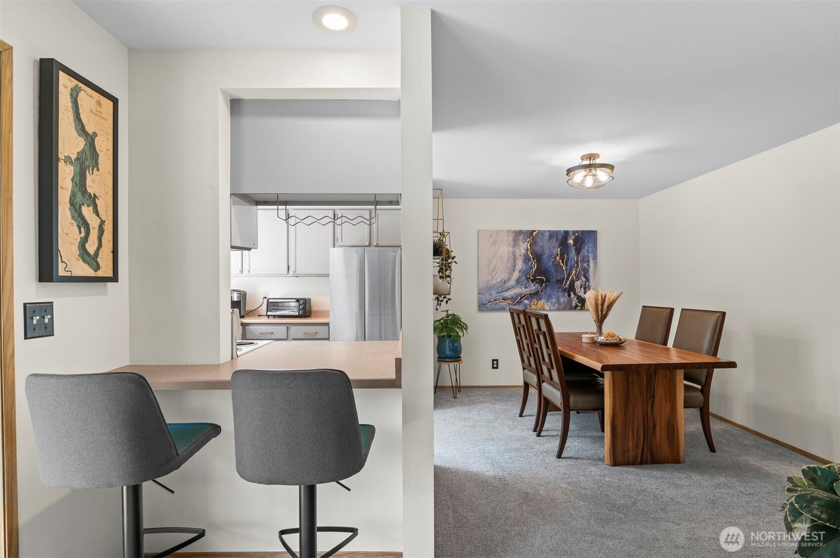 Kirkland, Washington 98034, United States, 2 Bedrooms Bedrooms, ,1 BathroomBathrooms,Residential,Active,106217