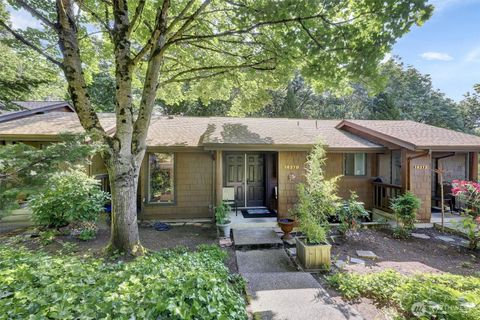 Photo of 15370 62nd Avenue S #B4, Tukwila, WA 98118 (MLS # 2387897)